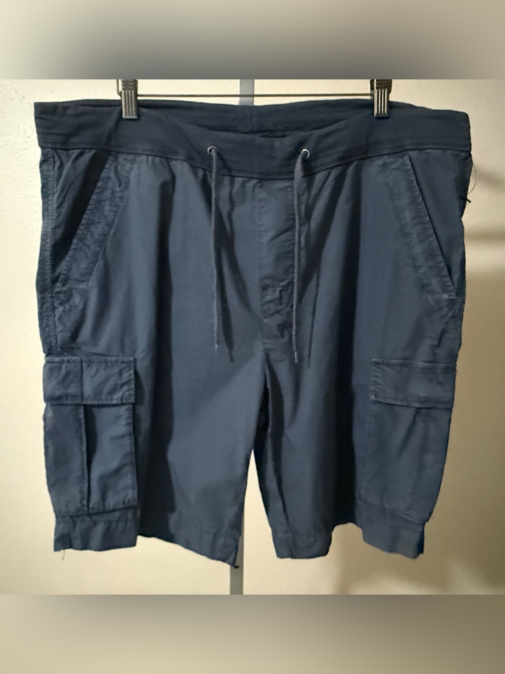 Men's Navy Cargo Drawstring Shorts, Size 44